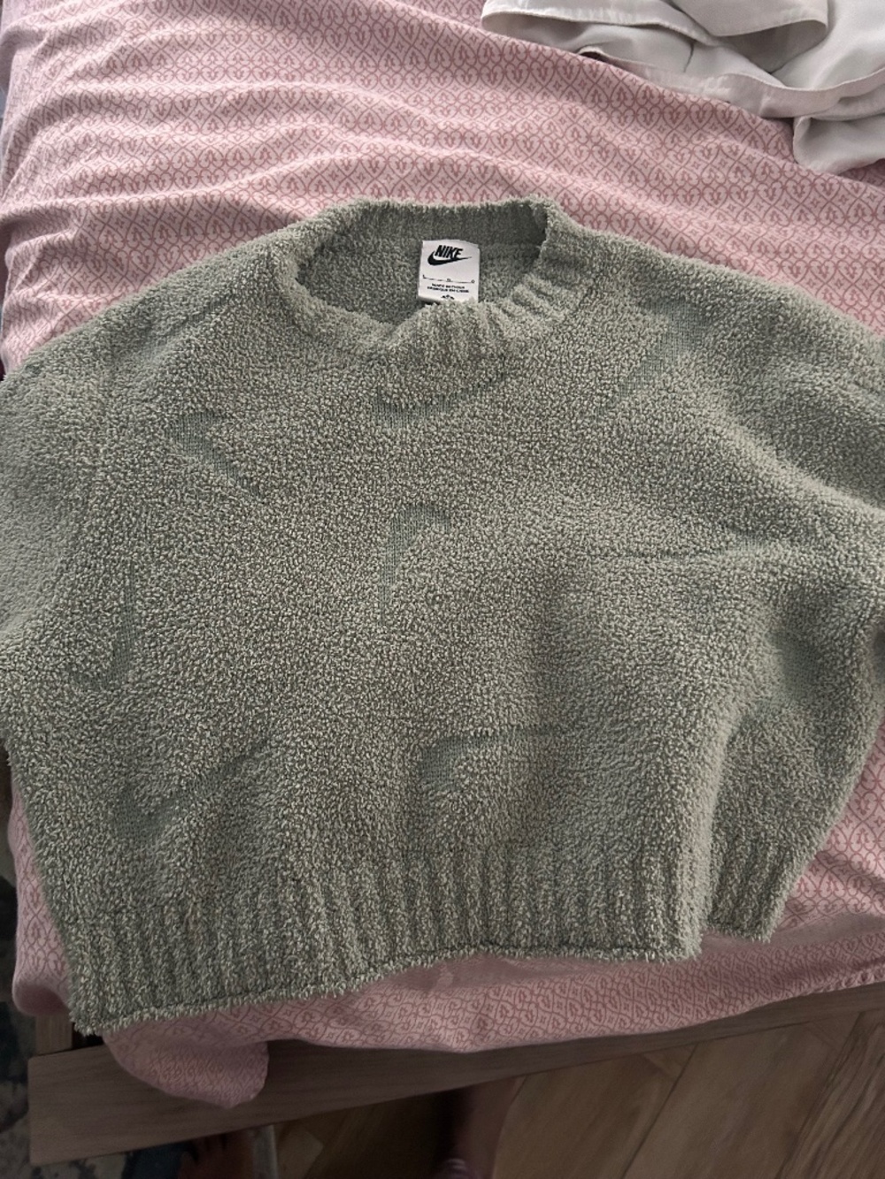 Nike Phoenix Boucle Jade green shirt